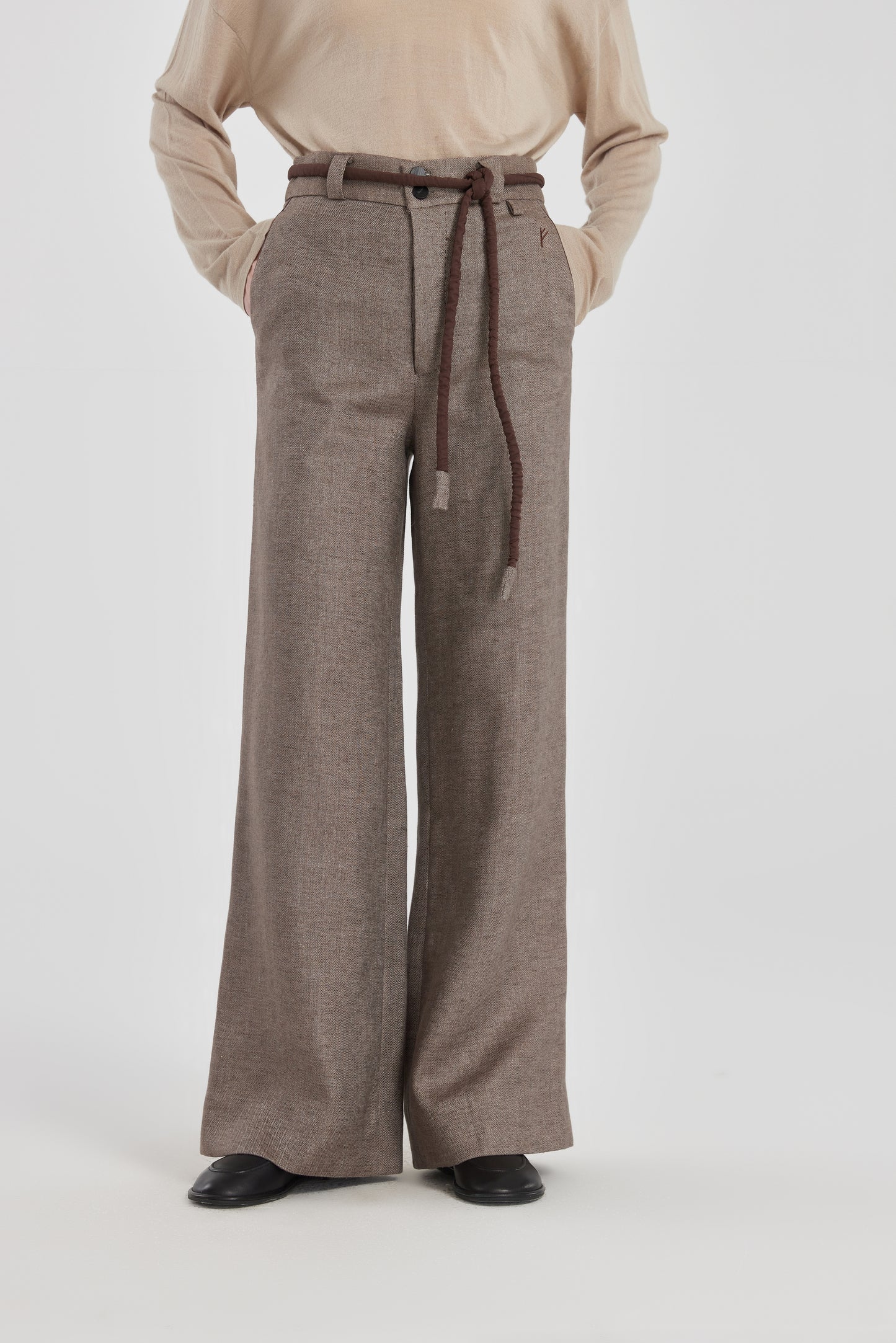 Straight-Leg Linen Trousers