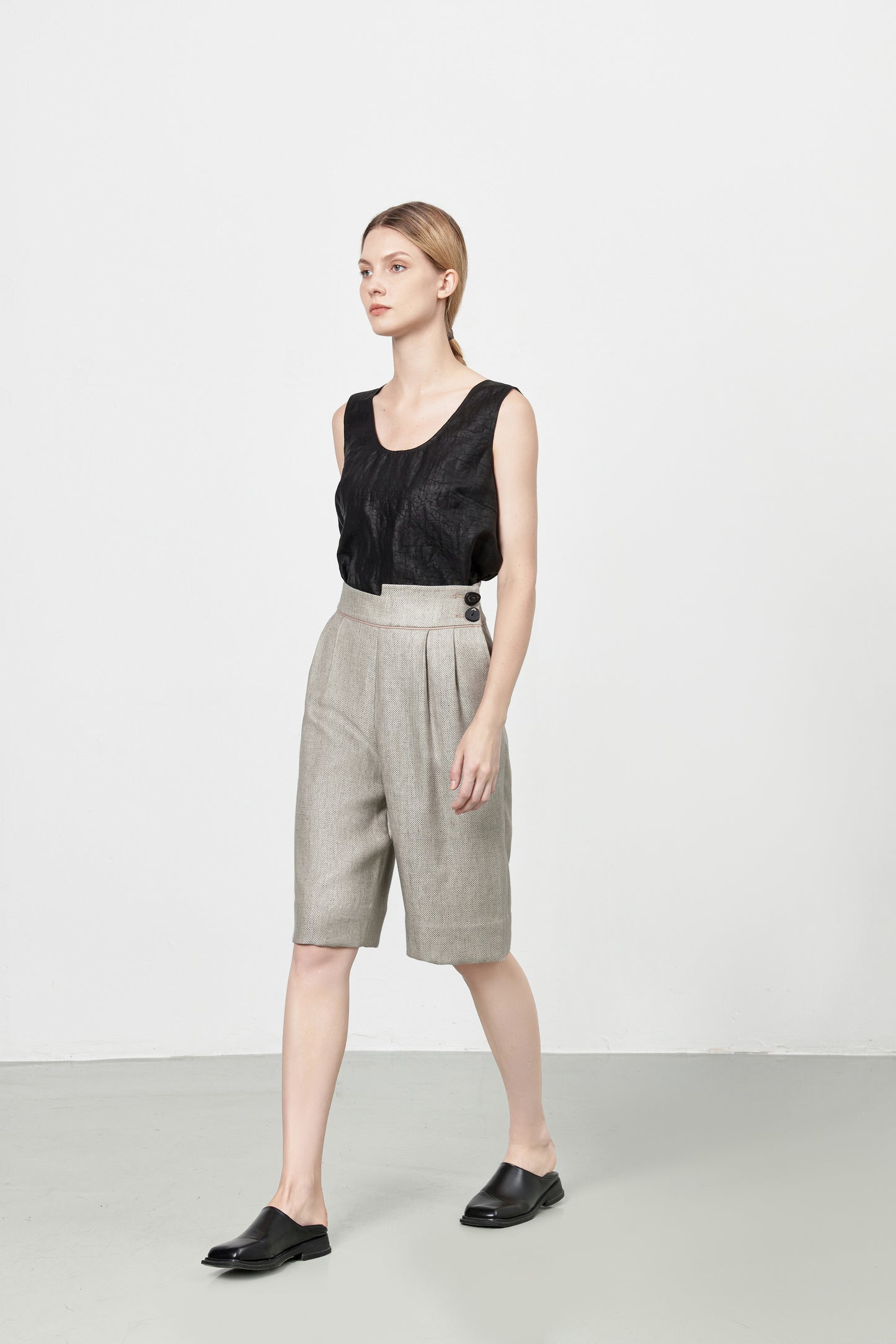 Short Linen Trousers