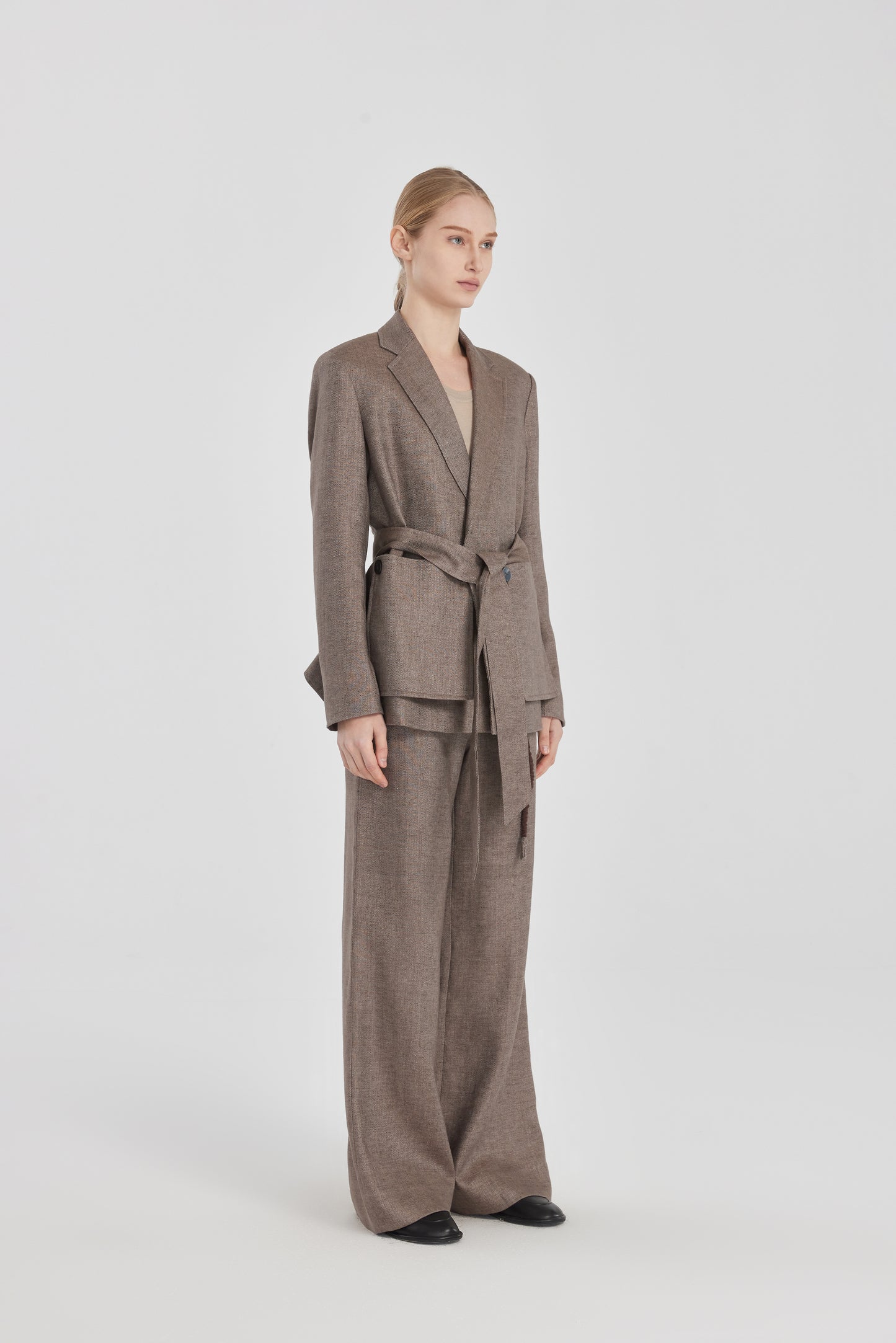 Linen Jacket with Movable Pockets