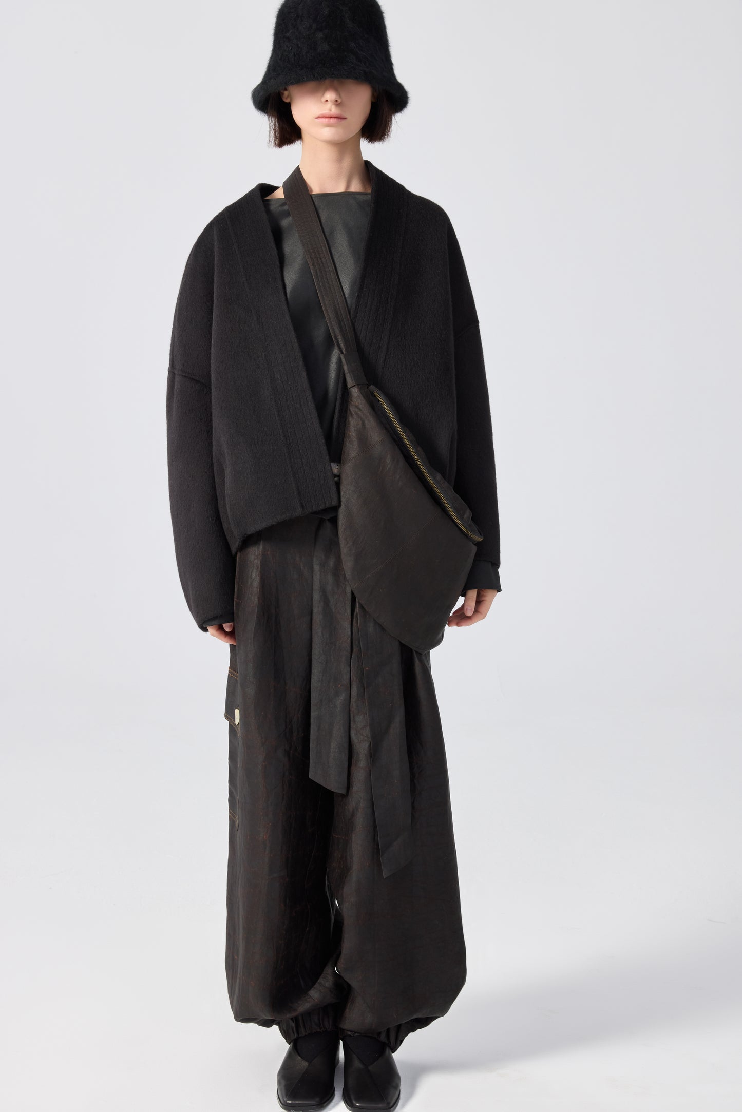 VARA CASHMERE CARDIGAN-BLACK