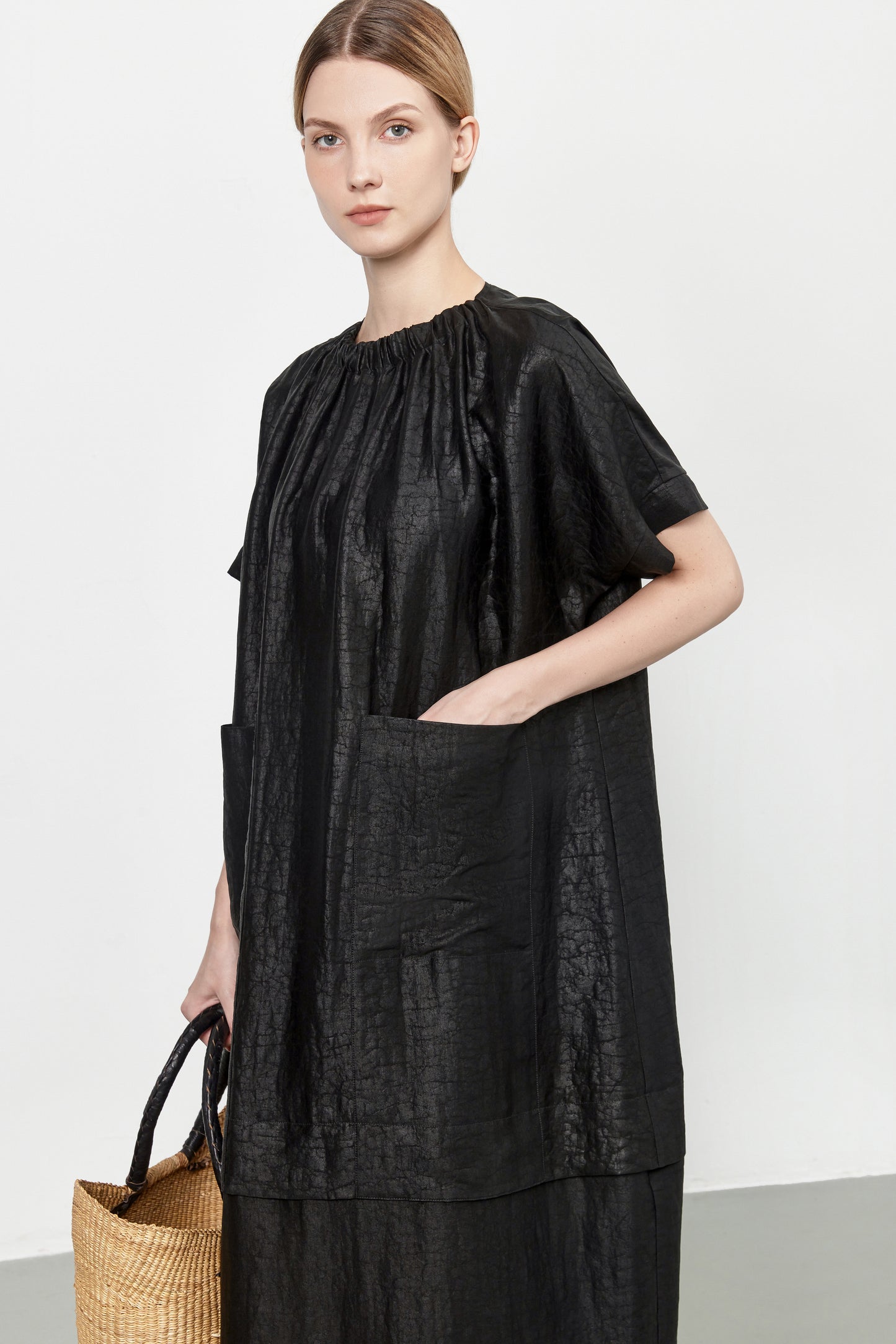 Short-Sleeved Tea Silk Dress