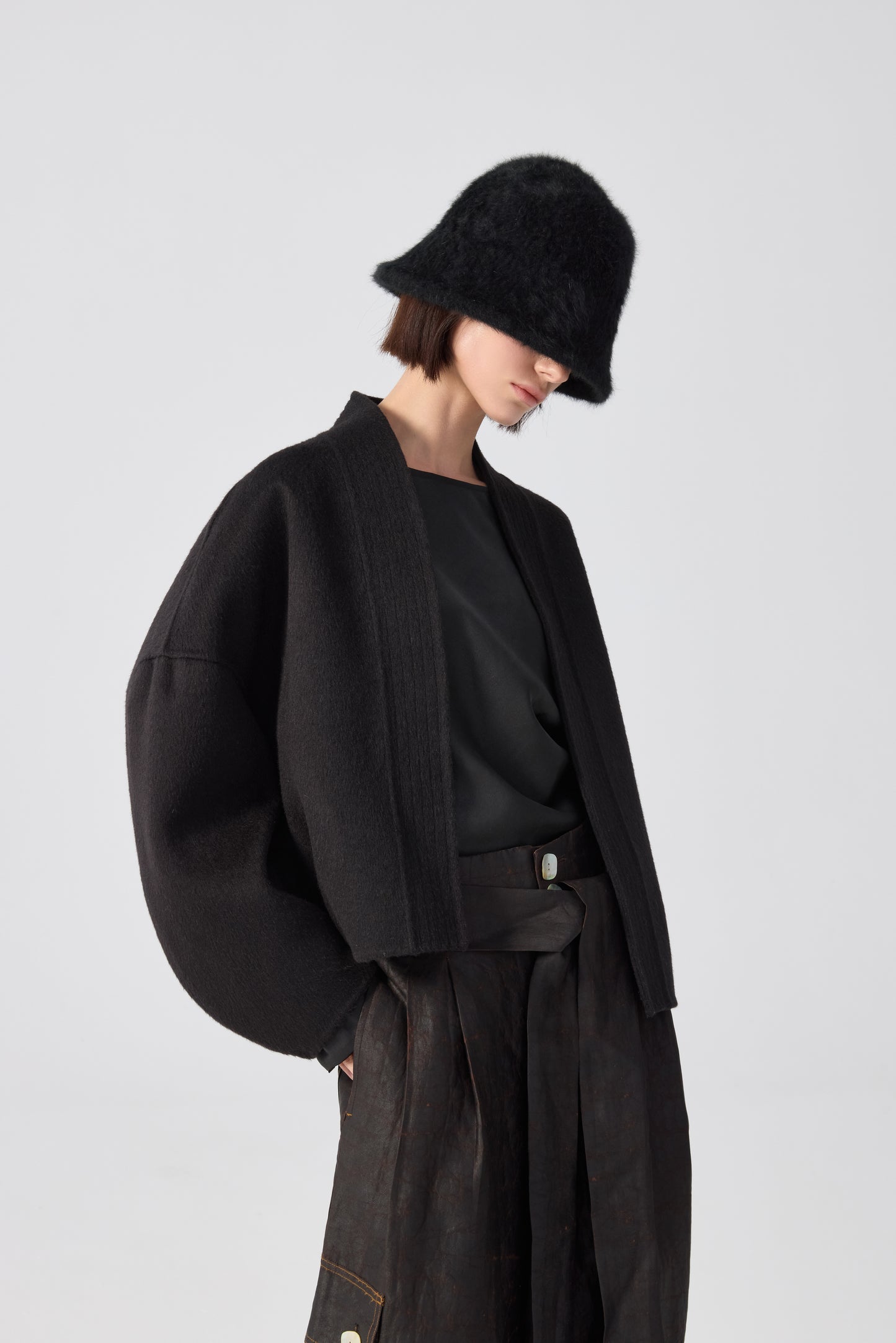 VARA CASHMERE CARDIGAN-BLACK